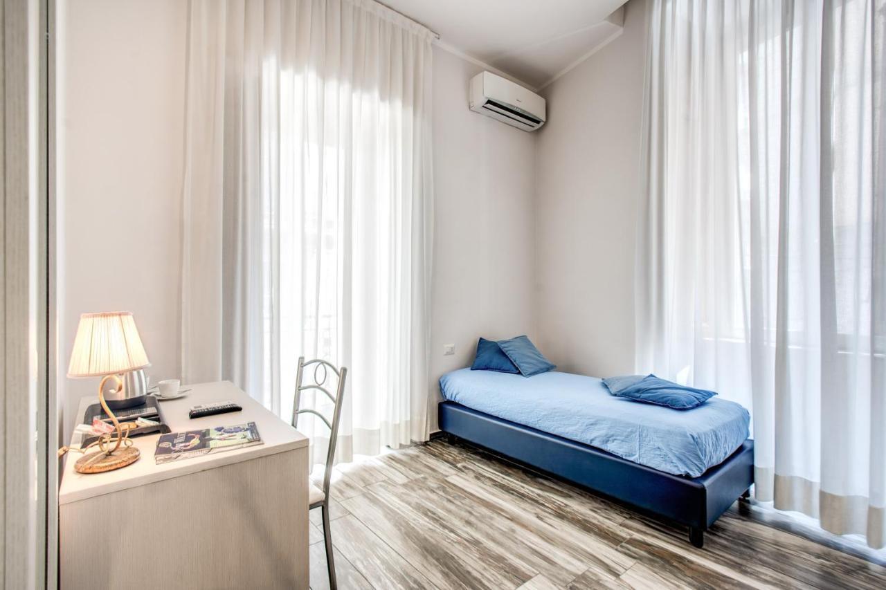 Napoli's Gold Guest house 4*